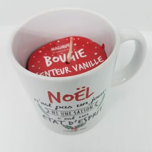 Mug bougie – Noël n’est pas un jour ni une saison c’est un état d’esprit – B. Franklin – senteur vanille